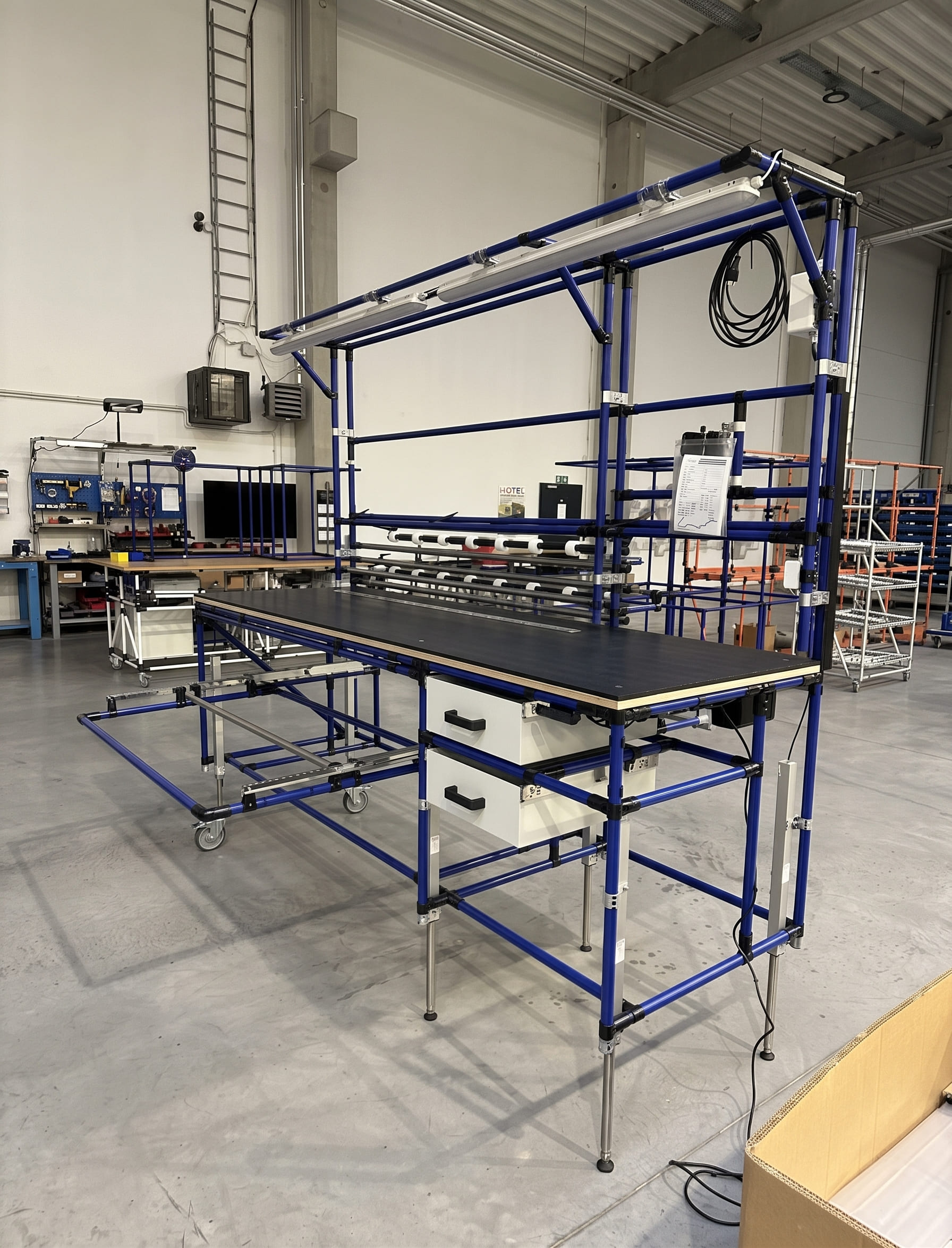 Poste de travail industriel ergonomique
